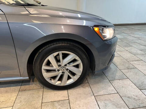 2018 Volkswagen Passat 2.0T SE