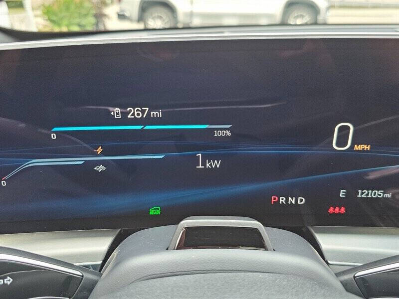 2024 Cadillac LYRIQ Luxury 3