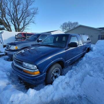 2000 Chevrolet S-10 for sale at Cox Cars & Trux in Edgerton WI
