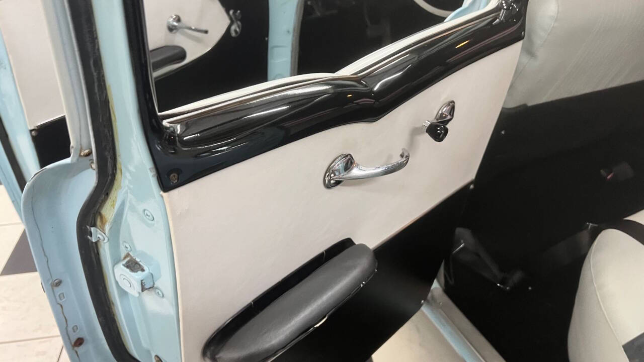 1957 Chevrolet Bel Air 33