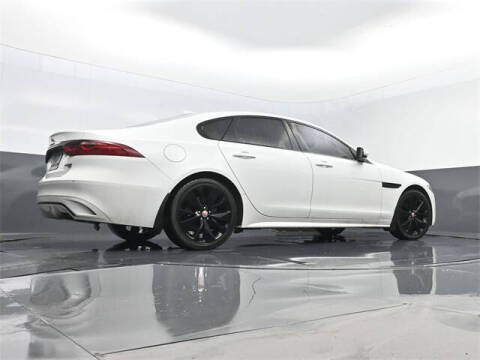 2022 Jaguar XF P300 R-Dynamic SE