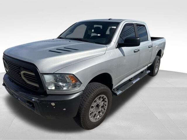 Bright Silver Clearcoat Metallic 2016 Ram 2500 SLT 4x4 SLT 4dr Crew Cab 6.3 ft. SB Pickup 2