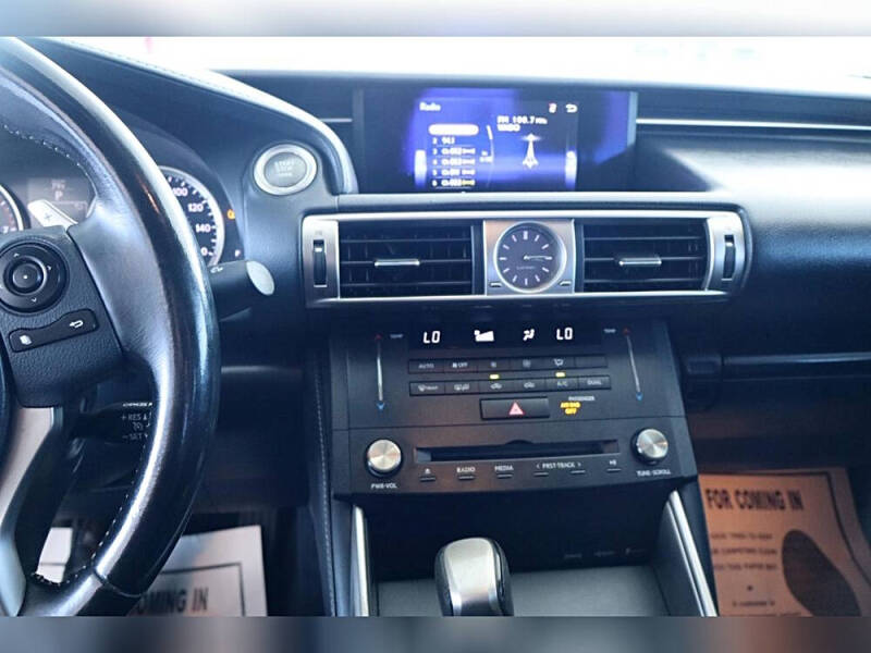 2016 Lexus IS 200t