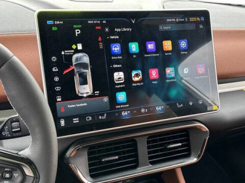 2025 VinFast VF8 Plus