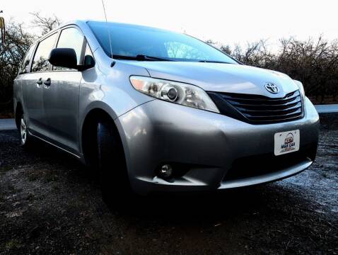 2013 Toyota Sienna for sale at M AND S CAR SALES LLC in Independence OR