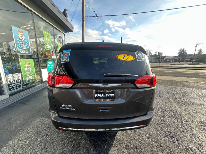 2017 Chrysler Pacifica Touring-L Plus