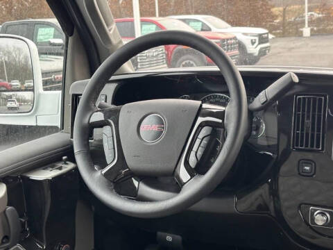 2025 GMC Savana 2500