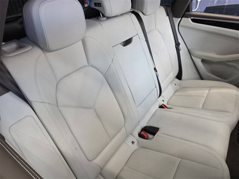 2020 Porsche Macan S