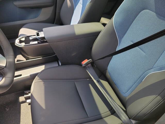 2026 Volvo EX30 Plus