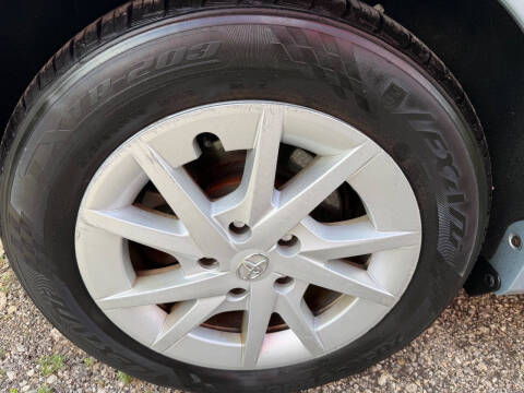 2013 Toyota Prius v Five