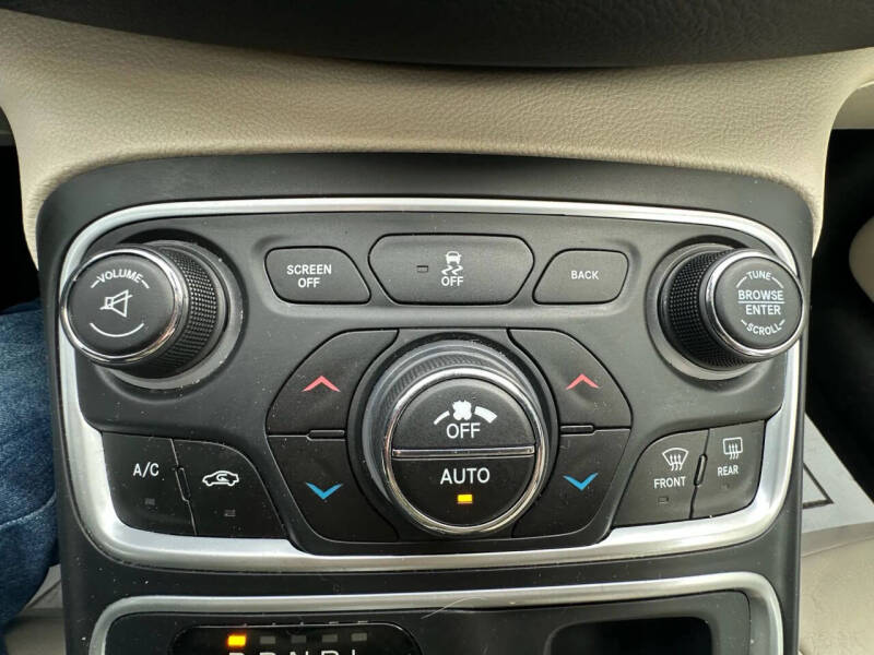 2016 Chrysler 200 Limited Platinum