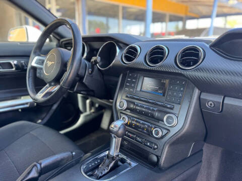 2016 Ford Mustang V6