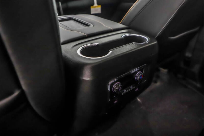 2024 GMC Yukon XL AT4