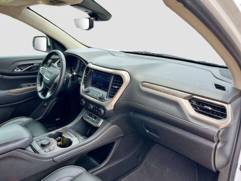 2022 GMC Acadia Denali