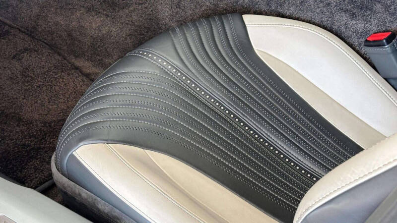 2022 Aston Martin DB11 V8