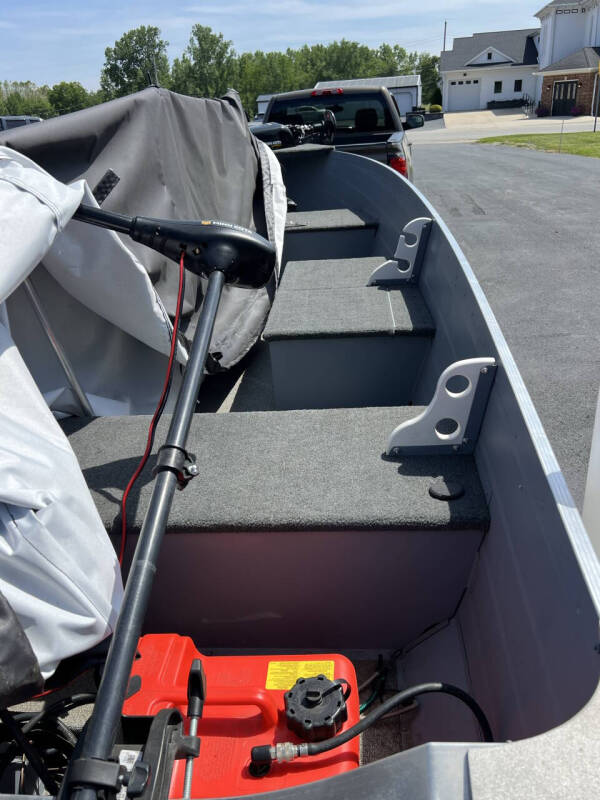 2023 Smoker Craft big fish dlx14ts
