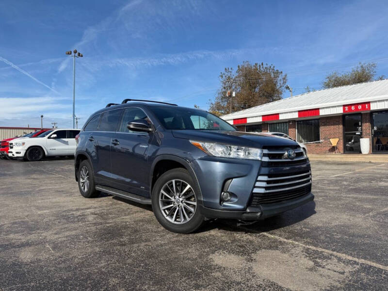 2017 Toyota Highlander XLE's photo