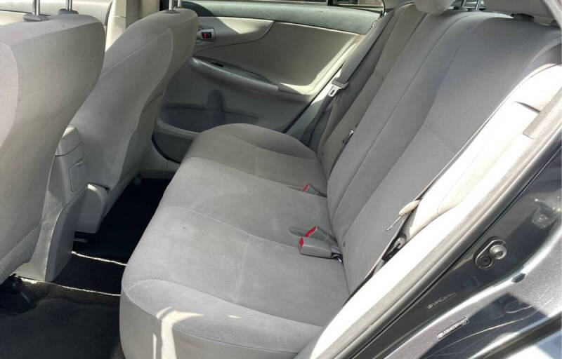 2011 Toyota Corolla LE