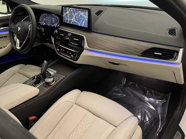 2022 BMW 5 Series 530i