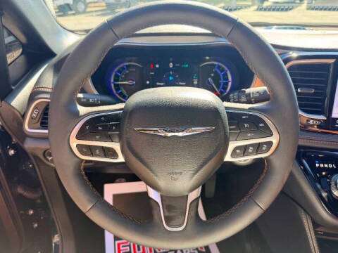 2025 Chrysler Pacifica Plug-In Hybrid Pinnacle