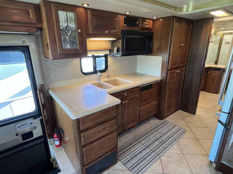 2002 Foretravel GV320 4010