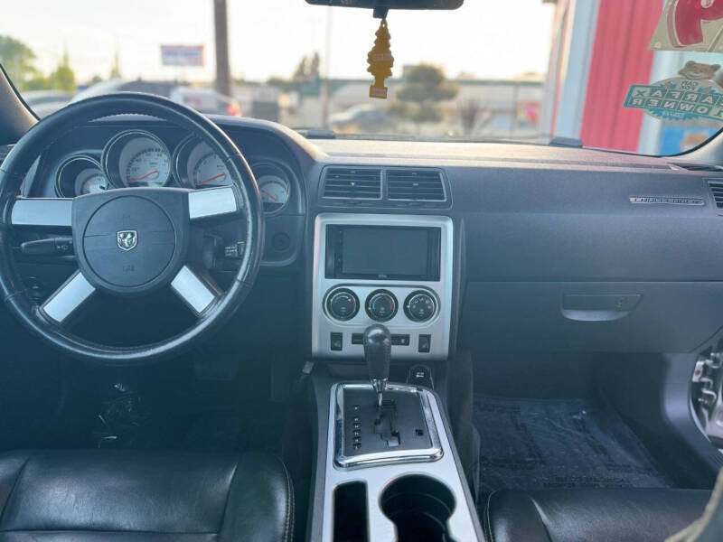 2009 Dodge Challenger SE