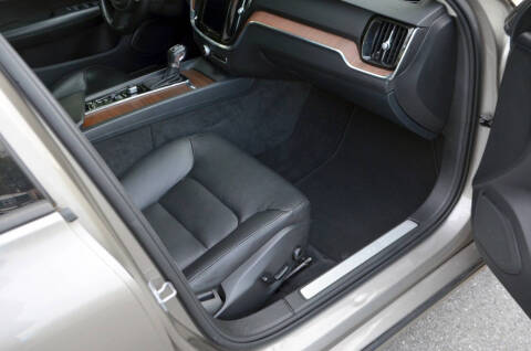 2019 Volvo S60 T6 Momentum