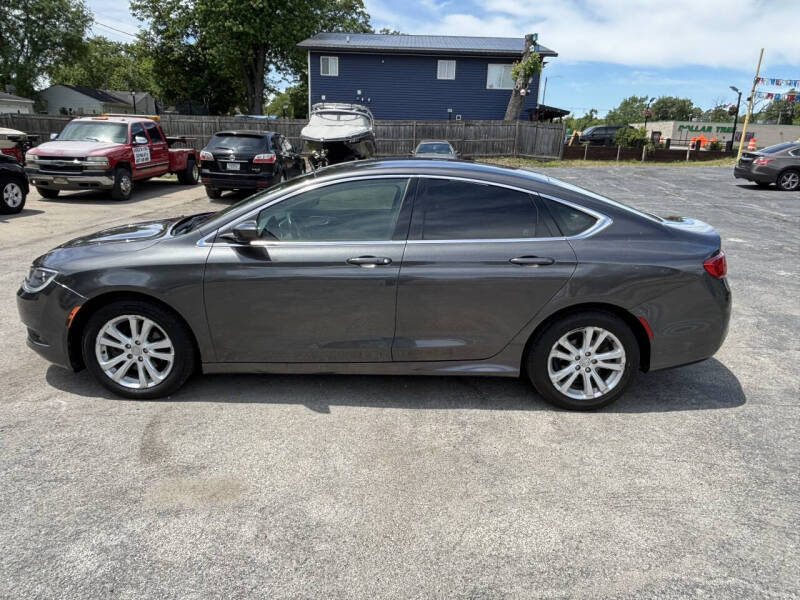 2017 Chrysler 200 LX