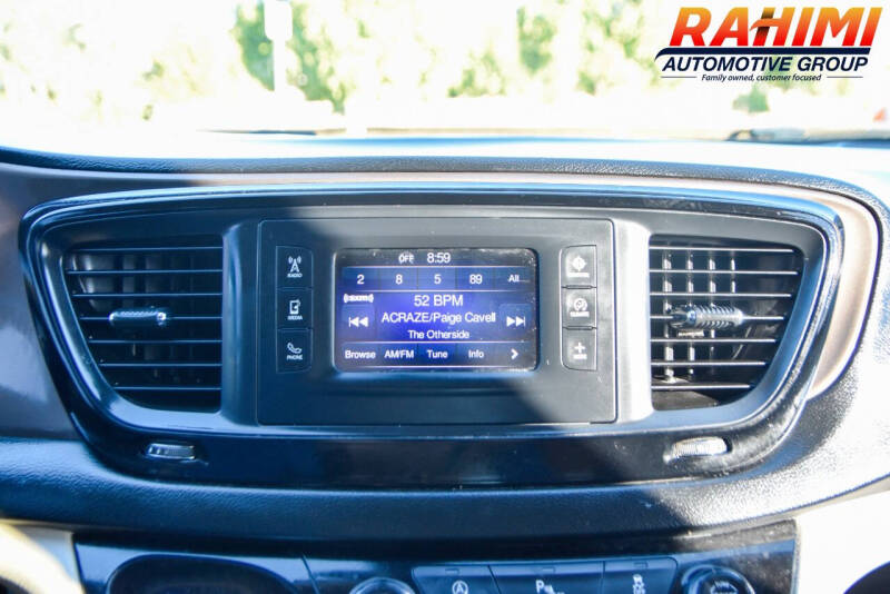 2017 Chrysler Pacifica Touring-L