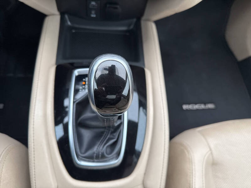 2017 Nissan Rogue SL