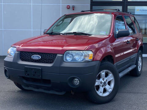 2005 Ford Escape for sale at MAGIC AUTO SALES in Little Ferry NJ