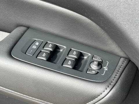 2025 Volvo XC60 B5 Plus Dark Theme