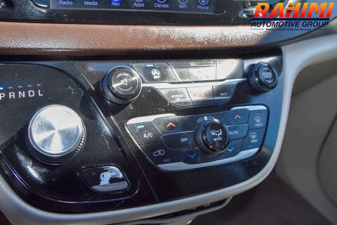 2017 Chrysler Pacifica Touring-L