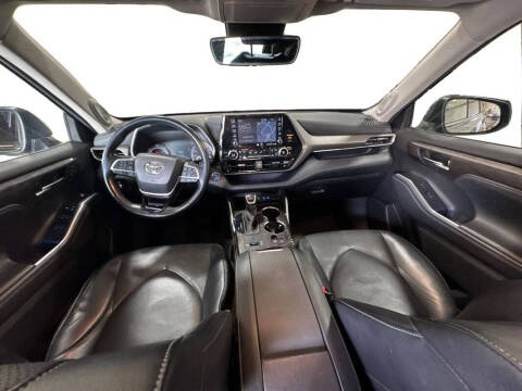 2022 Toyota Highlander Hybrid Limited