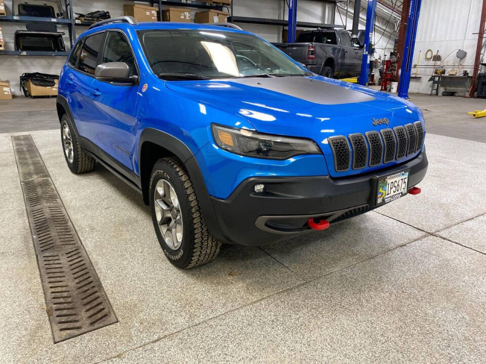 2019 Jeep Cherokee for sale at Victoria Auto Sales in Victoria, MN