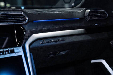 2023 Lamborghini Urus Performante