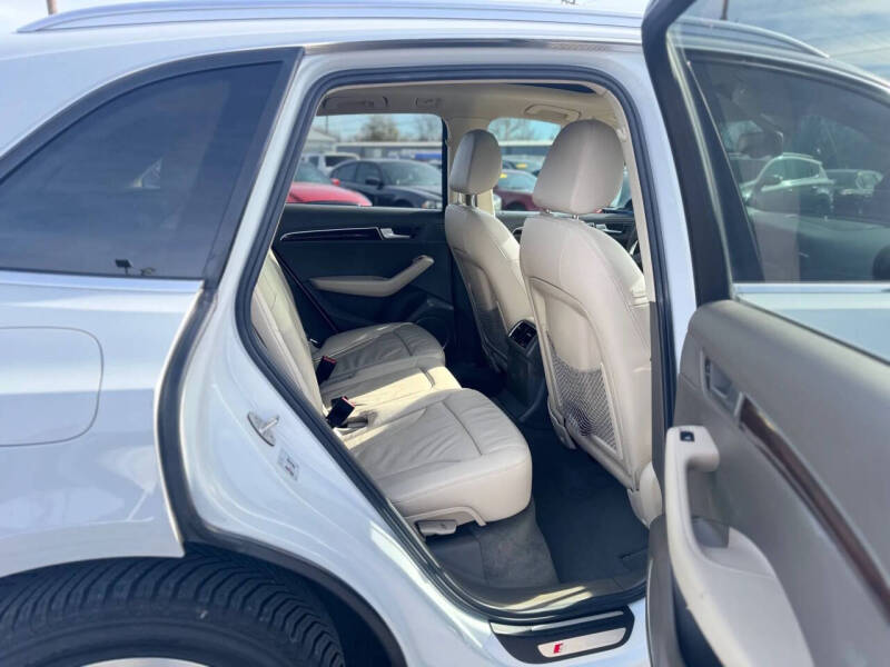 2012 Audi Q5 3.2 quattro Premium Plus