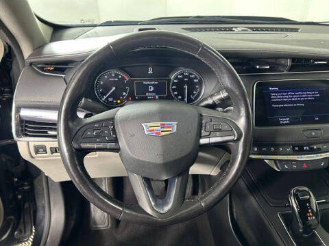 2023 Cadillac XT4 Luxury