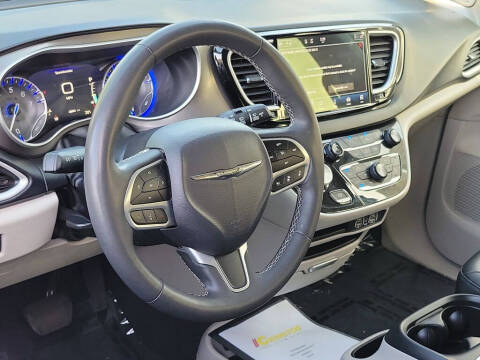 2023 Chrysler Pacifica Touring L