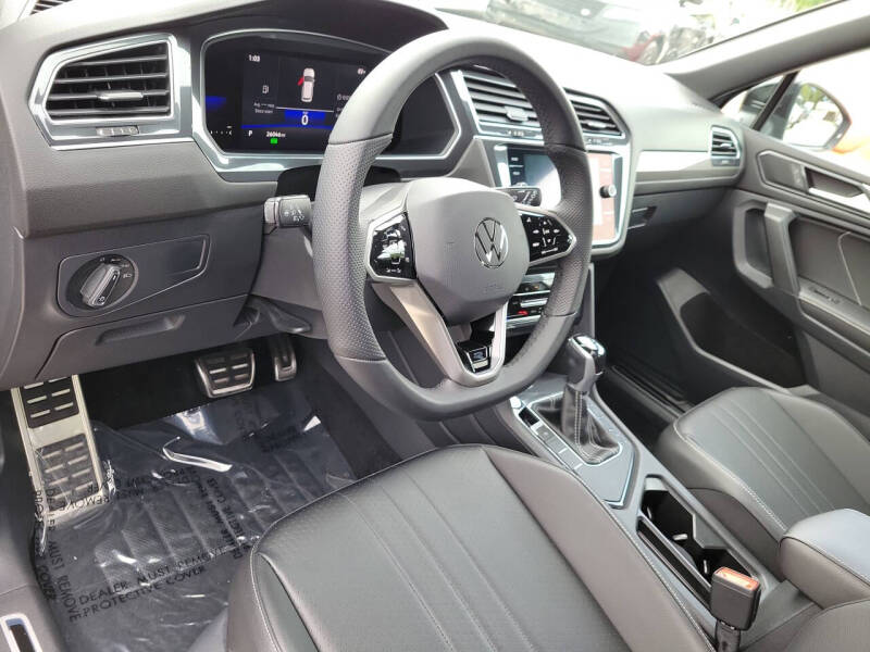 2022 Volkswagen Tiguan SE R-Line Black