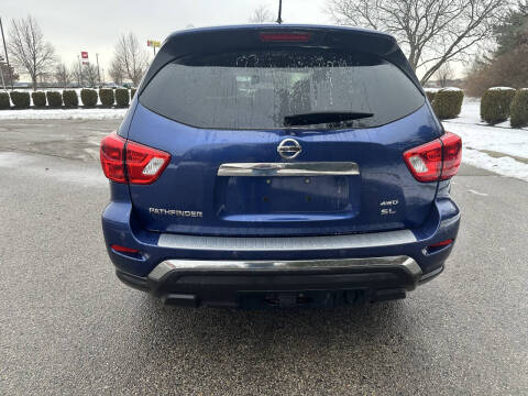 2017 Nissan Pathfinder SL