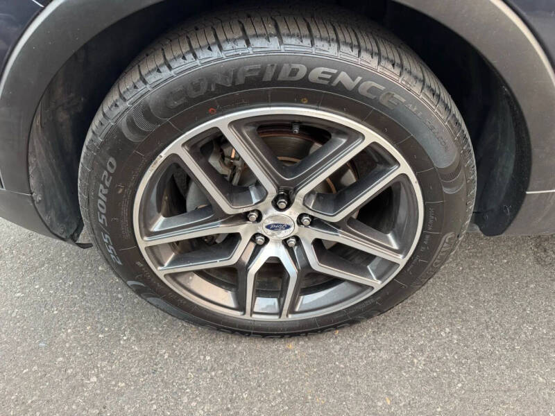 2017 Ford Explorer Sport