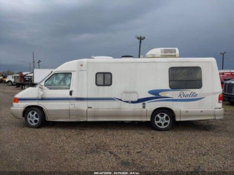 2004 Winnebago Rialta 22HD