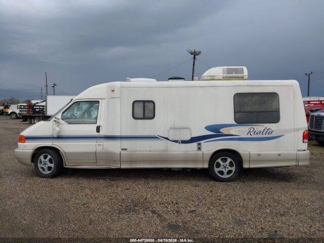 2004 Winnebago Rialta 22HD