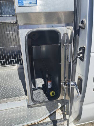 2004 Ford E-Series E-250