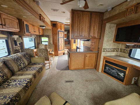 2008 Big Horn 5Th Wheel 3055RL