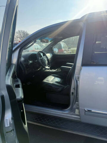 2011 Nissan Armada SV