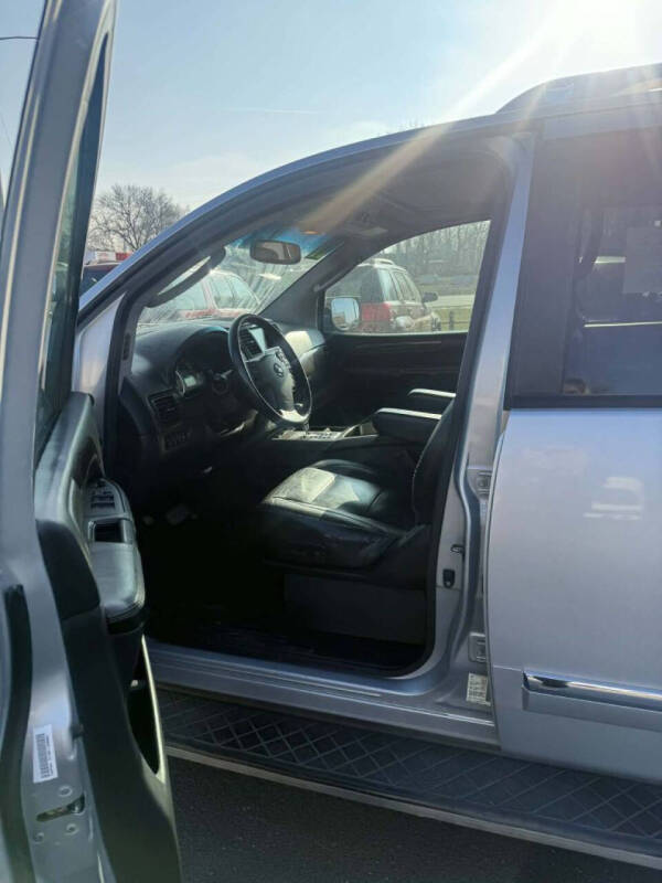 2011 Nissan Armada SV