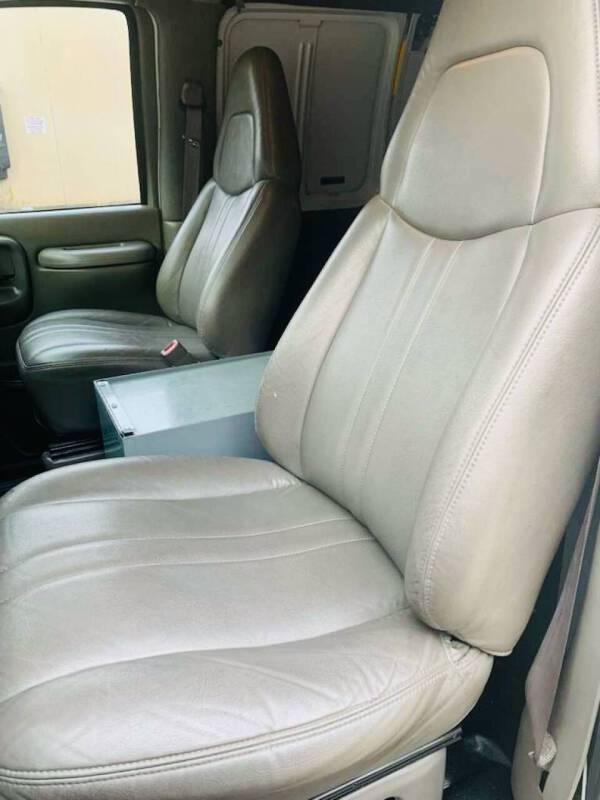 2000 Chevrolet Express G2500