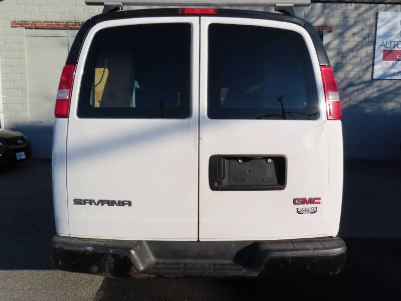 2017 GMC Savana 2500